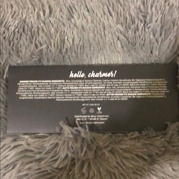 Eyeshadow palette - Picture 3 of 4